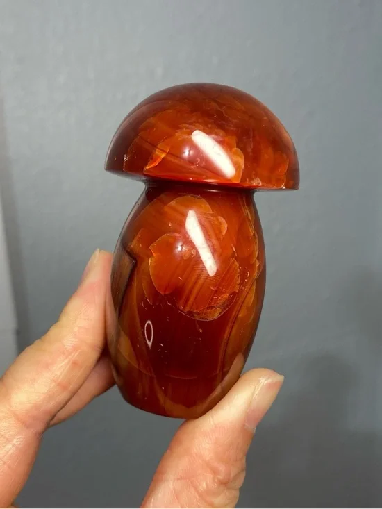 CARNELIAN MUSHROOM CRYSTAL CARVING - Picture 2 of 3